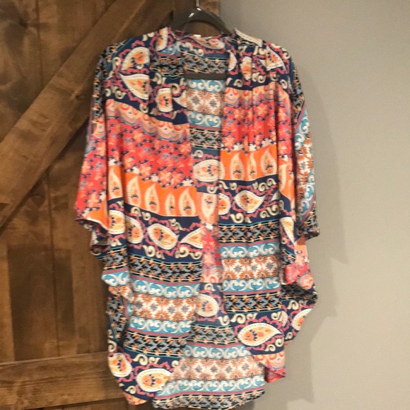 HUSTLE & HUNEE BOUTIQUE Other - 🎉HP BOHO style kimono festival shrug beach cover